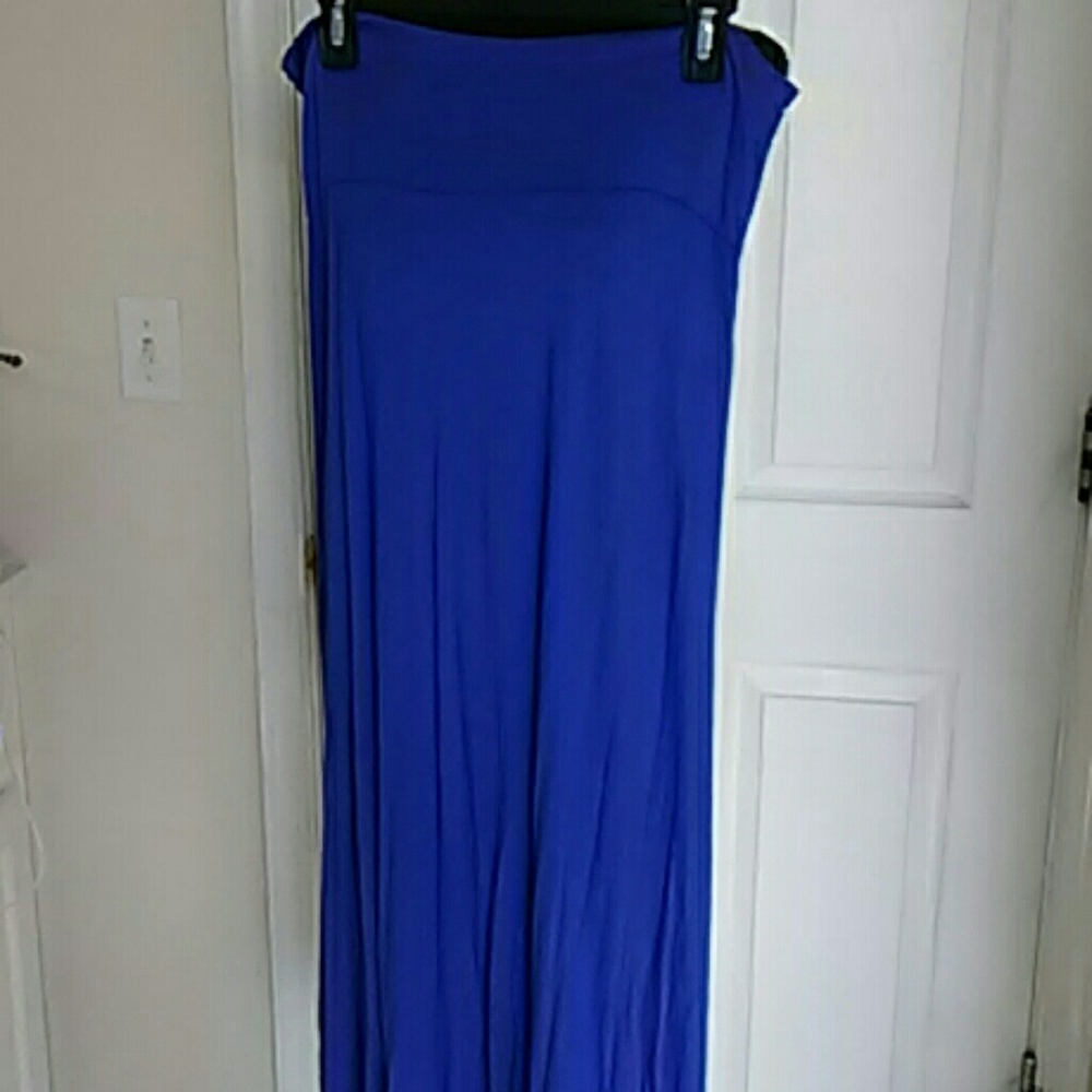 Ladies Skirt by FREE TO LIVE NWOT